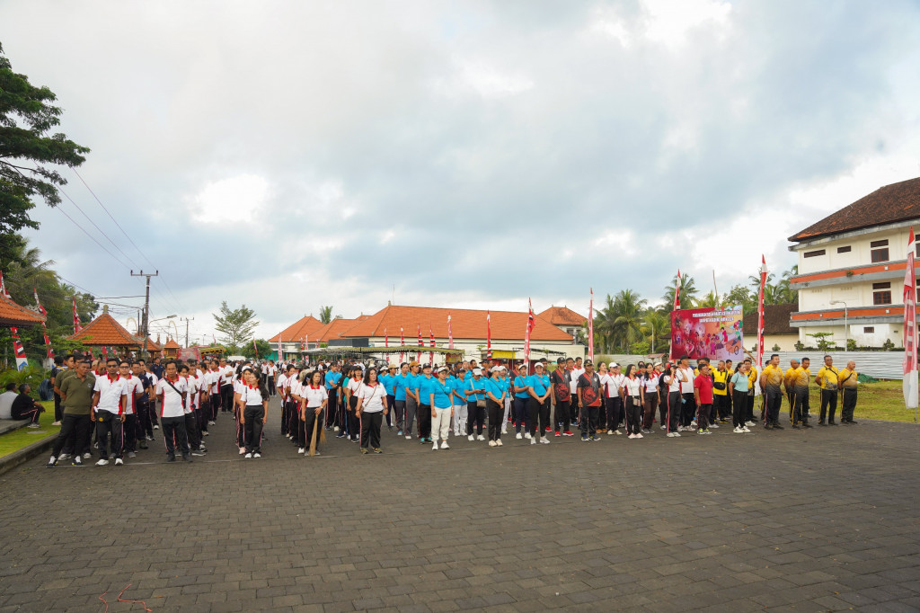 Badung Gelar Pelaksanaan Bulan Bhakti Gotong Royong Masyarakat di Desa Kuwum Mengwi